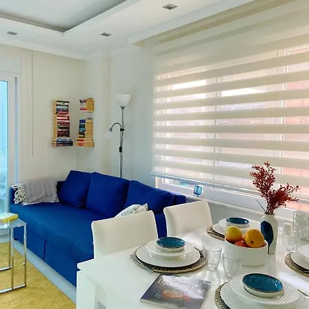 Hygge Flat With Heated Floors & Sunny Balcony! Apartment *