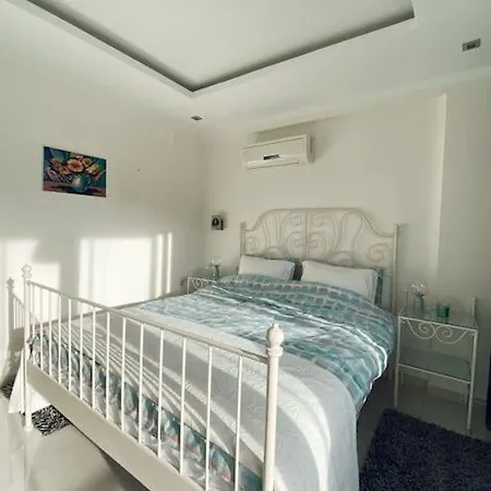 Apartment Hygge Flat With Heated Floors & Sunny Balcony! *