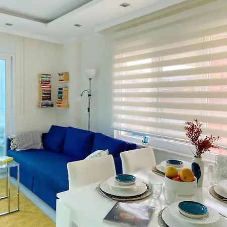 Hygge Flat With Heated Floors & Sunny Balcony! Apartment *