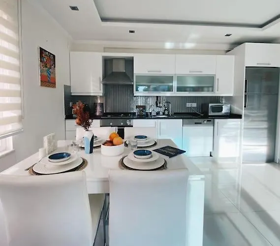 Hygge Flat With Heated Floors & Sunny Balcony! Apartament