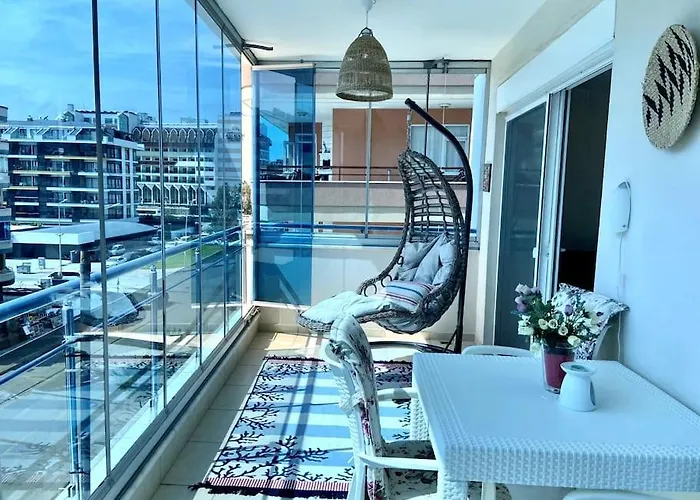 アパート Hygge Flat With Heated Floors & Sunny Balcony!